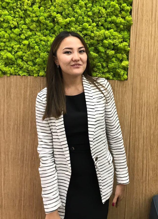 Карипуллова Жанар — преподаватель художественной студии Art Life в Астане